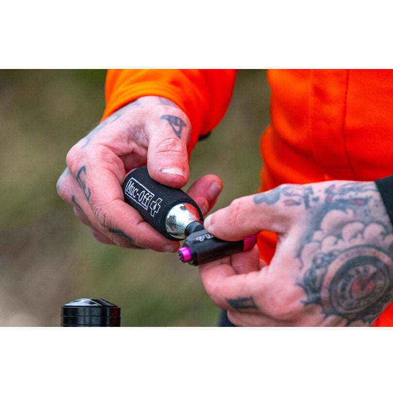 Muc-Off Road tire inflator kit