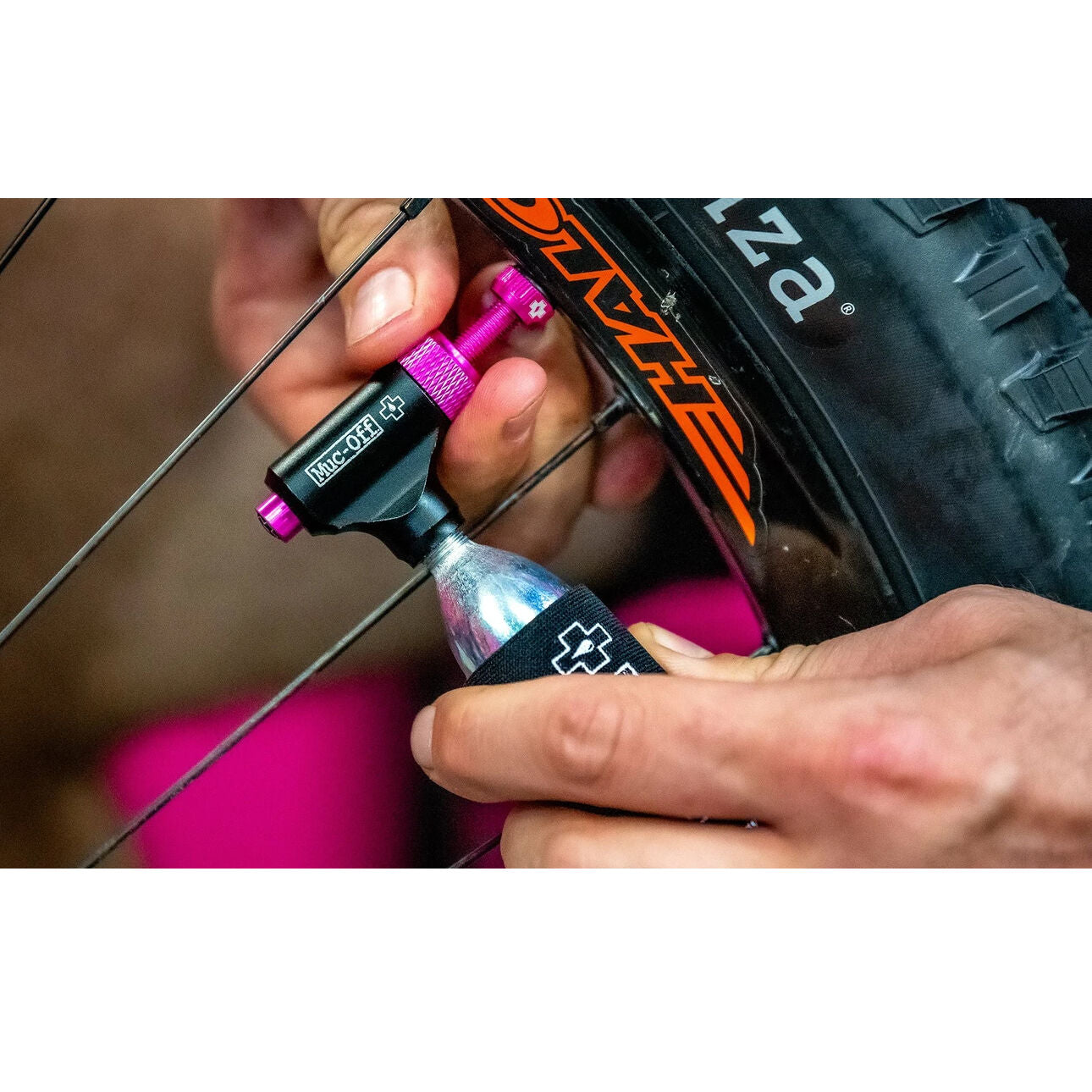 Muc-Off MTB tire inflator kit