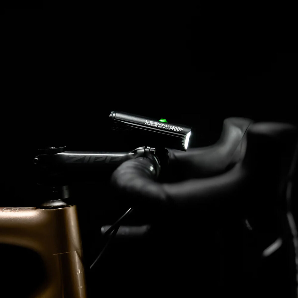 Lezyne Macro Drive 1400 front light + Loaded Satin Black