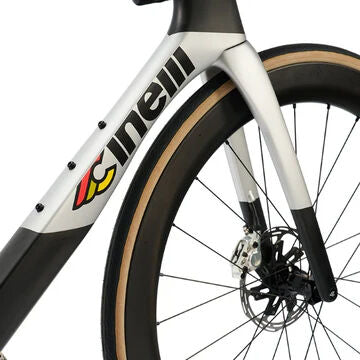 Cinelli Aeroscoop Shimano Ultegra Di2 12s + Fulcrum Soniq AL 2026